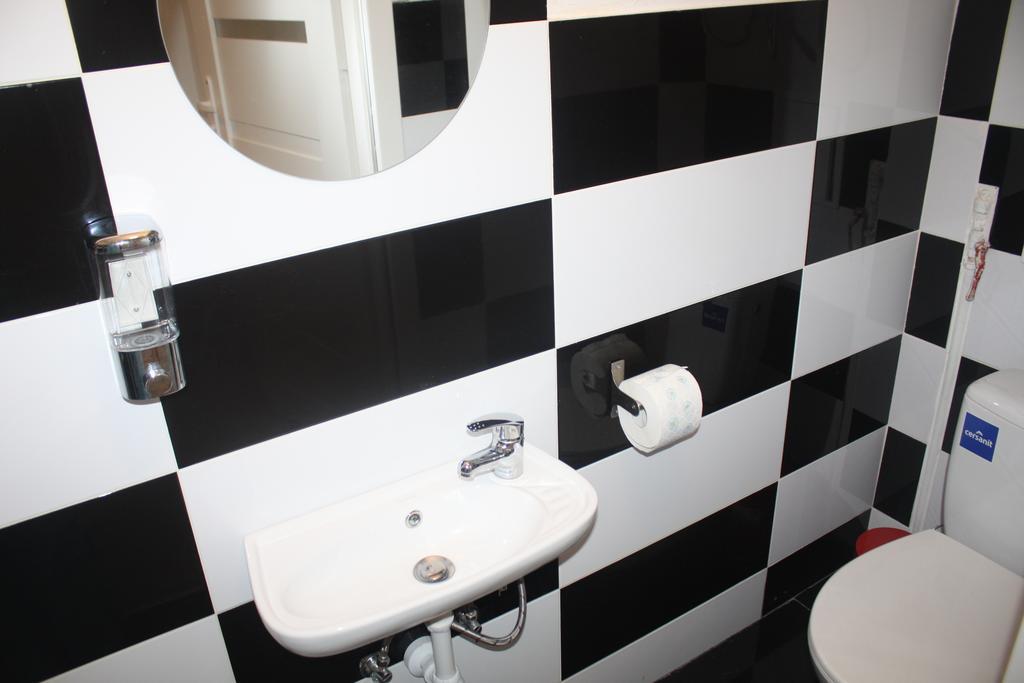 Metro Centrum Guest Rooms Warszawa Eksteriør bilde